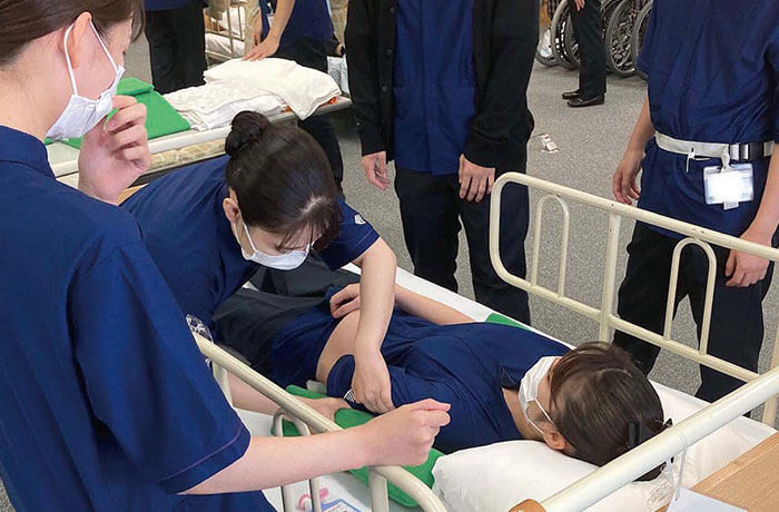 くらしサポート力を向上させご入居者様の満足度向上に努めています。 - チャームプレミア 御影 | 兵庫県神戸市東灘区の介護付有料老人ホーム(介護施設)